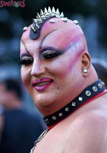 8101gay-queen.jpg